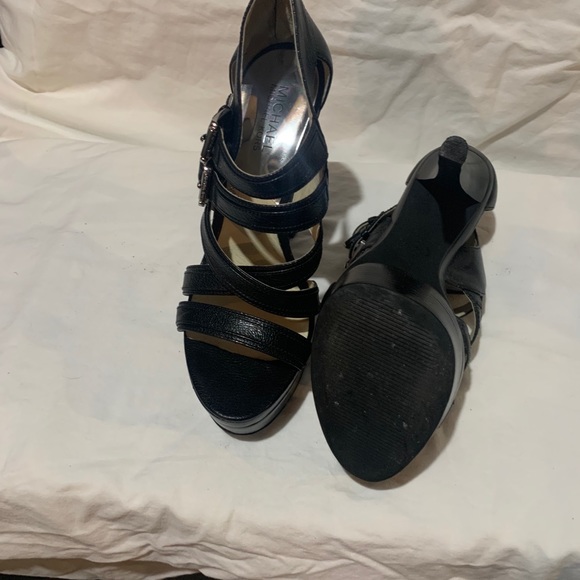 MIchael Kors platform heels - Picture 3 of 3